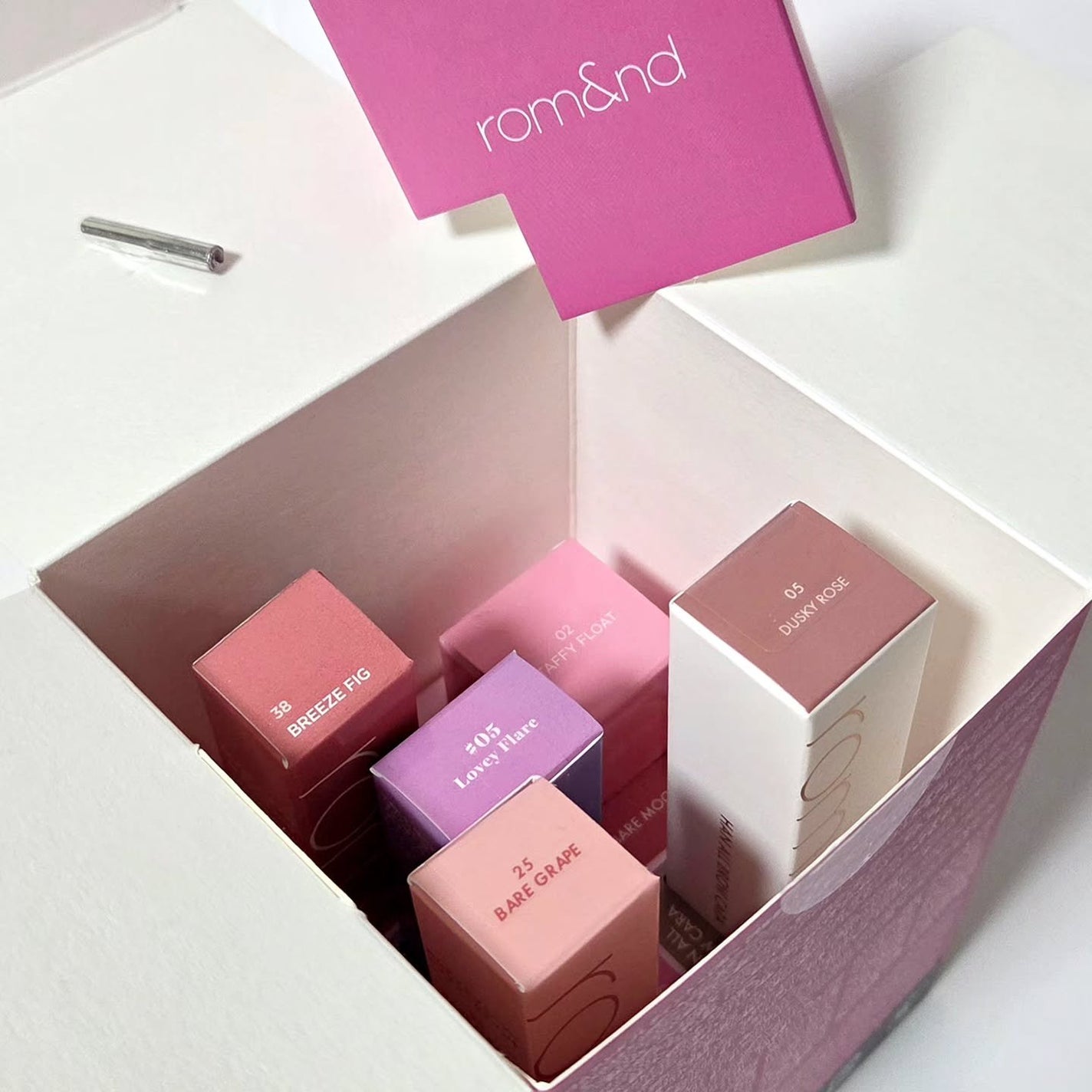 ジューシーラスティングティント/rom&nd/リップティントを使ったクチコミ(4枚目)