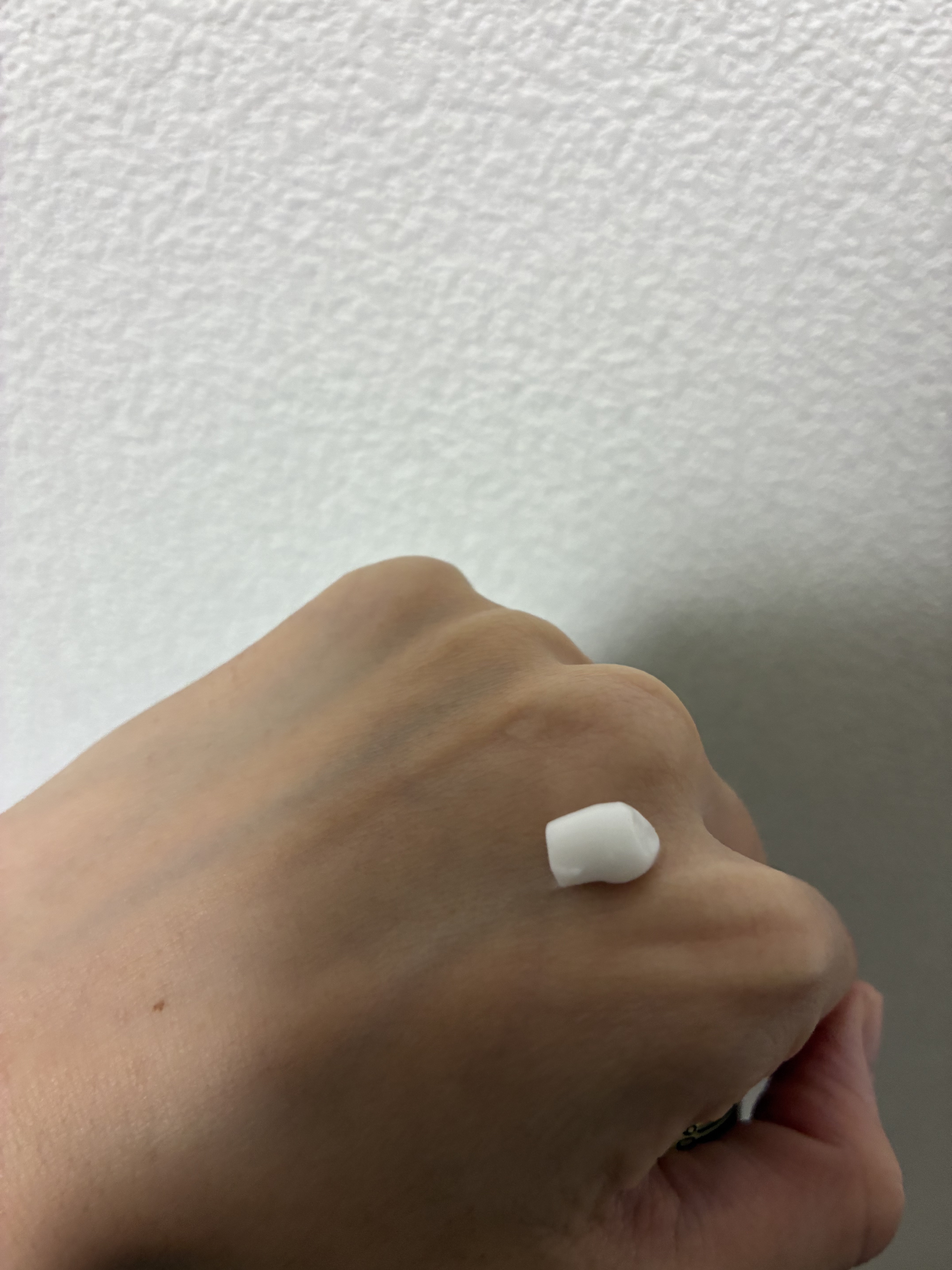 イングリッシュ ペアー ＆ フリージア ハンド クリーム/Jo MALONE LONDON/ハンドクリームを使ったクチコミ（3枚目）