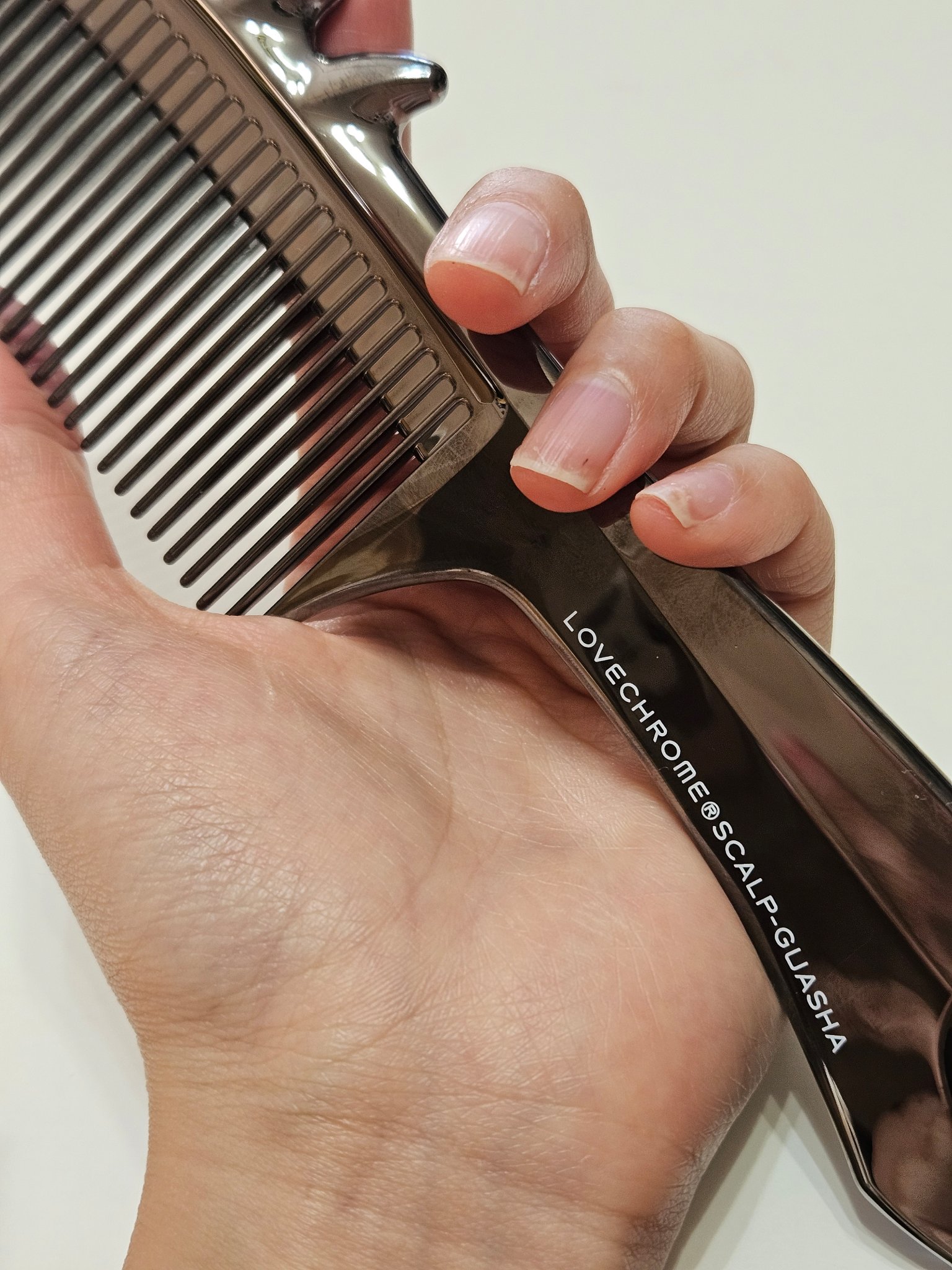 B3 カッサモデル ディープブラック/LOVECHROME/ヘアコームを使ったクチコミ（3枚目）