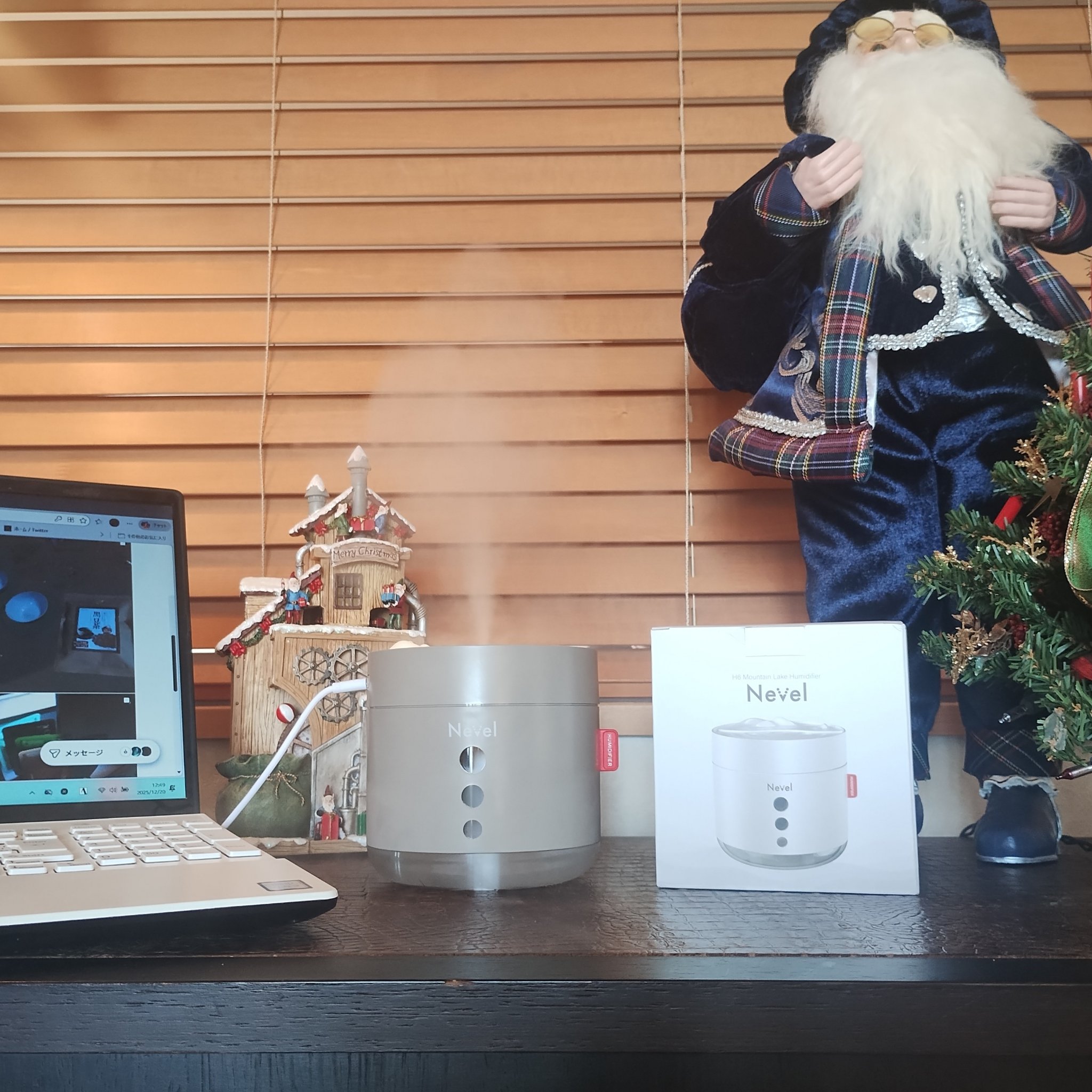 受験生の娘にとっては乾燥による喉のダメージは避けたいところ。
そこで手入れが簡単で最大10時間まで連続加湿できる【Nevel】『ポータブル型加湿器』を試してみました🥰

ワンルーム(約10畳）に対応可能のType-C給電式なのでパソコンに