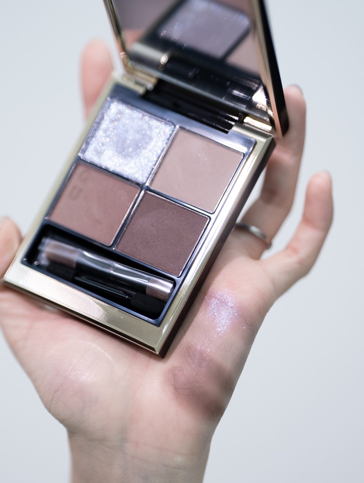 シグニチャー カラー アイズ/SUQQU/アイシャドウパレットを使ったクチコミ(4枚目)