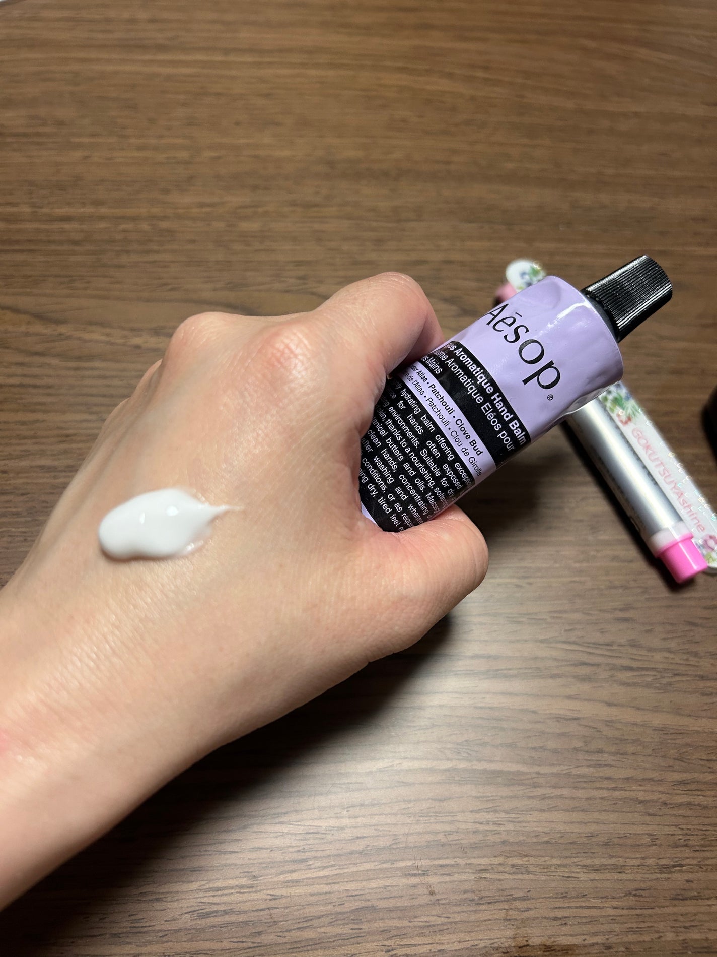 エレオス アロマティック ハンドバーム/Aesop/ハンドクリームを使ったクチコミ(2枚目)