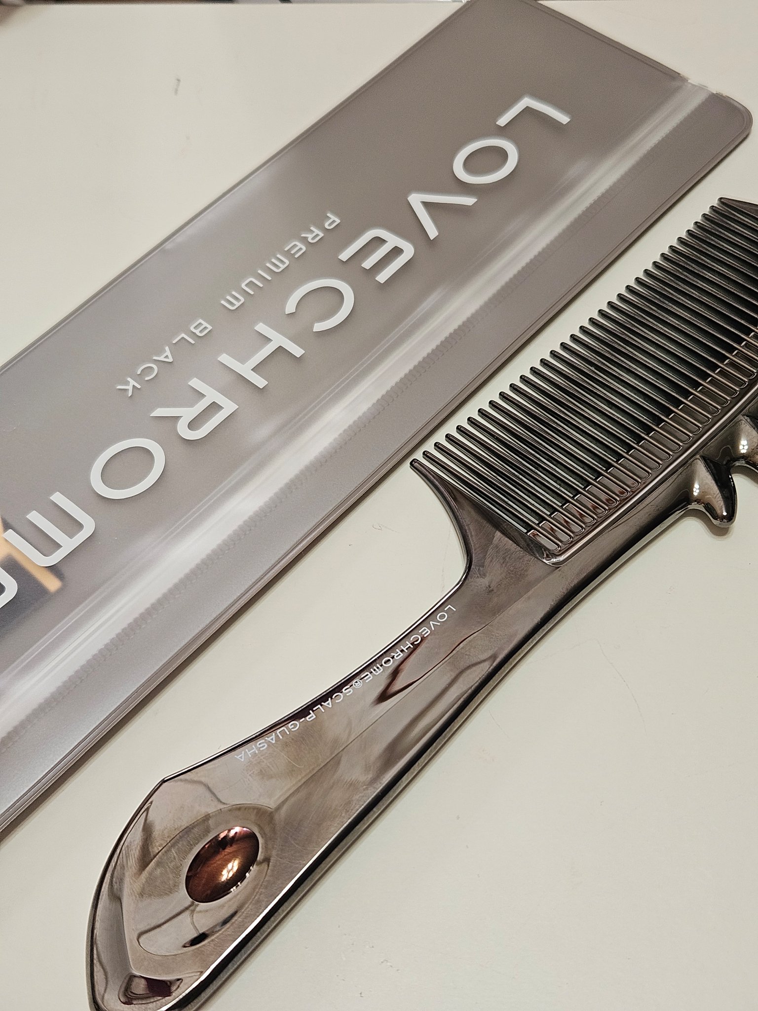 B3 カッサモデル ディープブラック/LOVECHROME/ヘアコームを使ったクチコミ（2枚目）