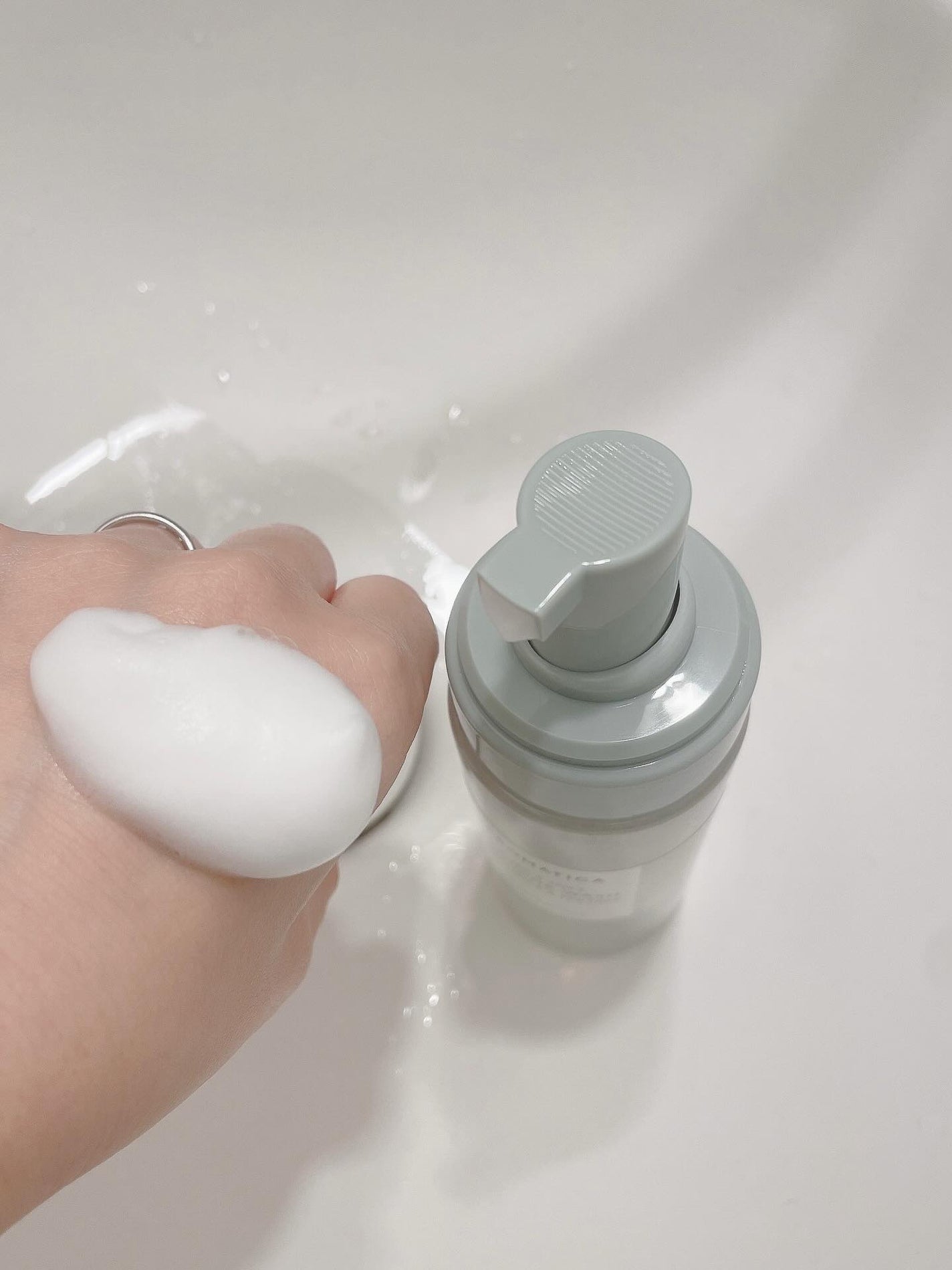 ピュア&ソフトフェミニンウォッシュ /AROMATICA/デリケートゾーンケアを使ったクチコミ(4枚目)