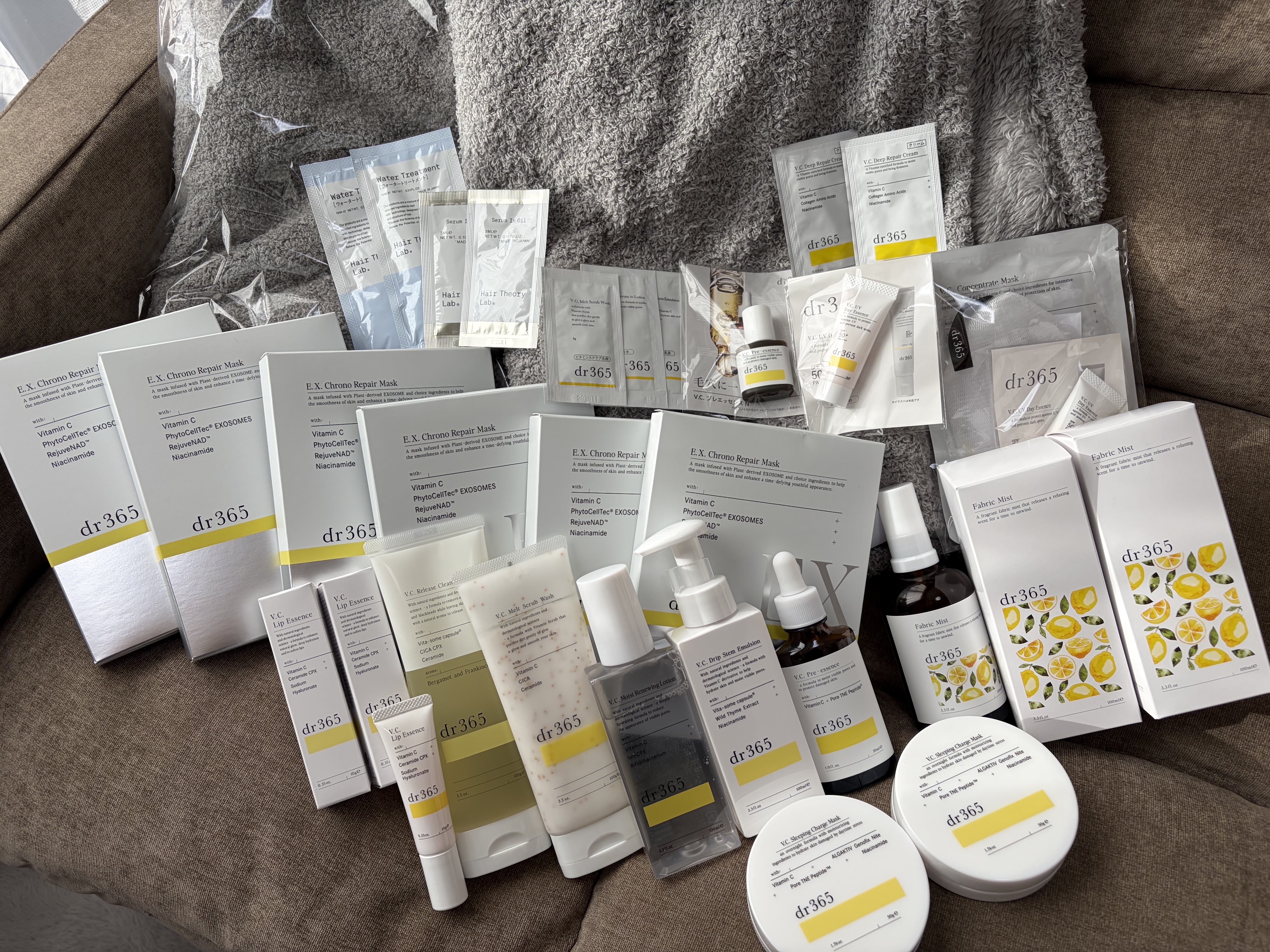 〖dr365 POP-UP STORE 大阪🎪〗


購入した商品並べてみました〜✨
オマケも沢山付いてきてガチャガチャ回せたり、ブランケットの特典があったりして凄く楽しい時間過ごせました☘️
合計金額は…63,305円(税込)でした💸