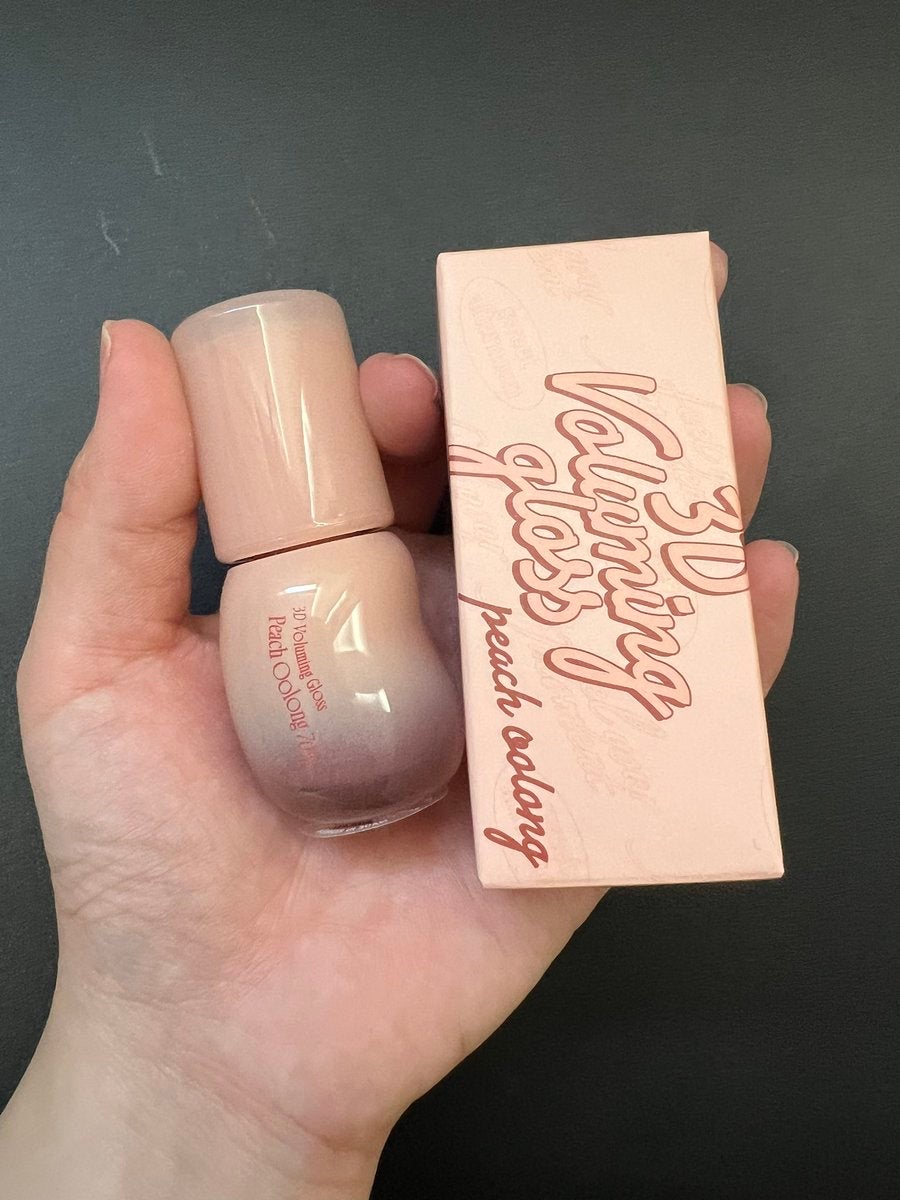 フィー 3Dボリューミンググロス B15 ピーチウーロン 70％/fwee/リップグロスを使ったクチコミ（1枚目）