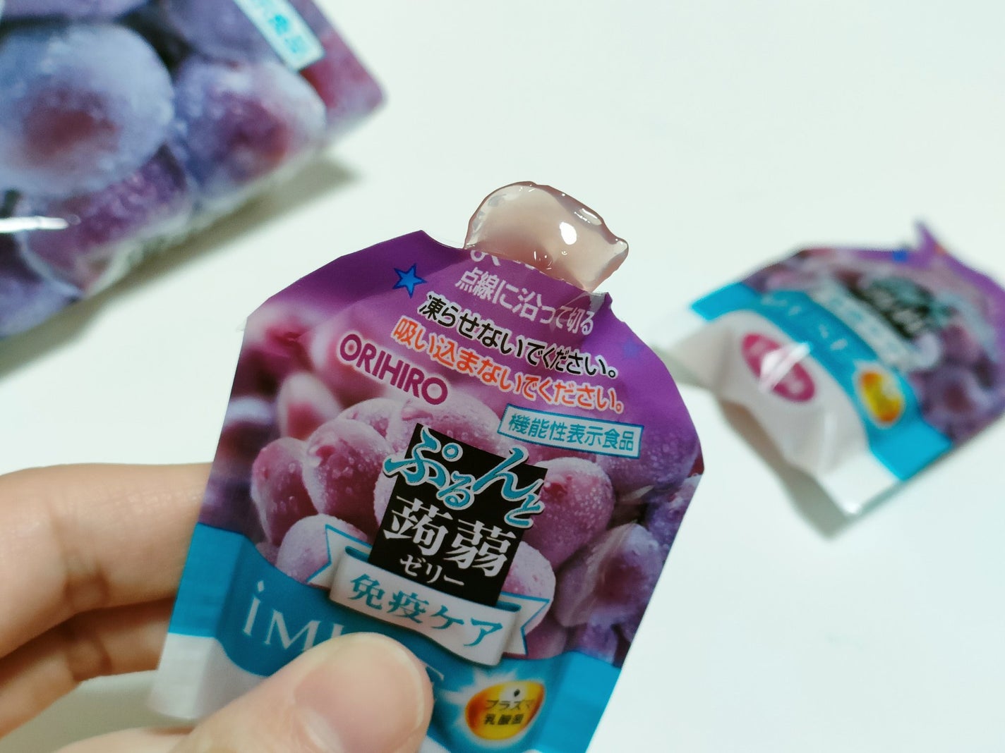 chiep on LIPS 「「ぷるんと蒟蒻ゼリーパウチ プラズマ乳酸菌(巨峰味)」プラズマ..」(3枚目)