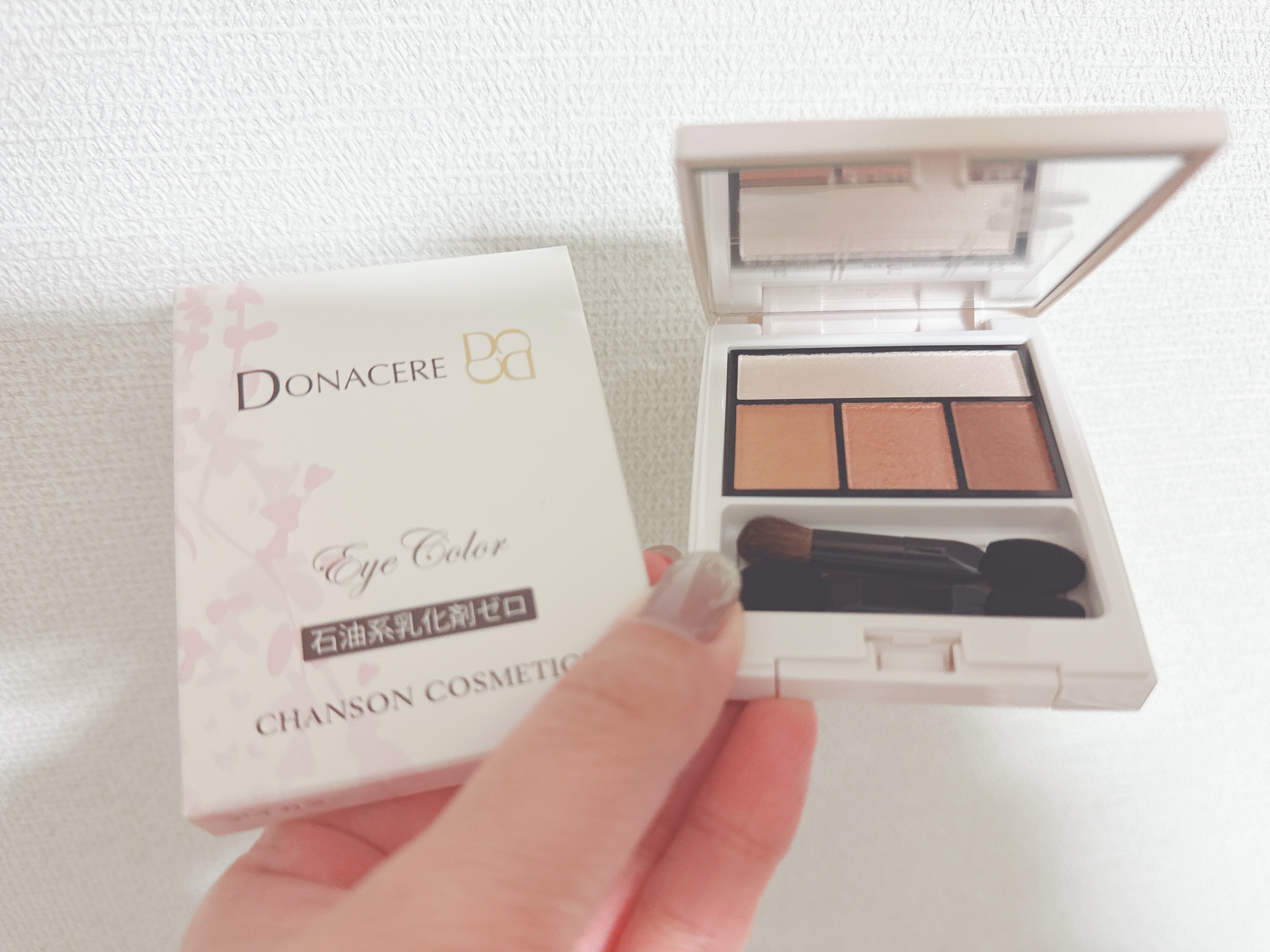 🌸シャンソン化粧品
ドナチェーレ アイカラー
¥4,840  BR28

プレゼントで貰いました😊
今回のはみんなが使いやすい色だと思います！

