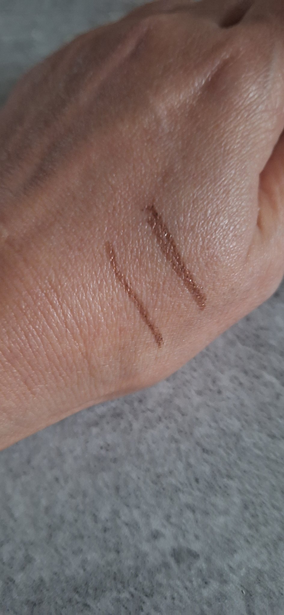 「密着アイライナー」クリームペンシル ルミナスブロンズ(限定色)/デジャヴュ/ペンシルアイライナーを使ったクチコミ（3枚目）