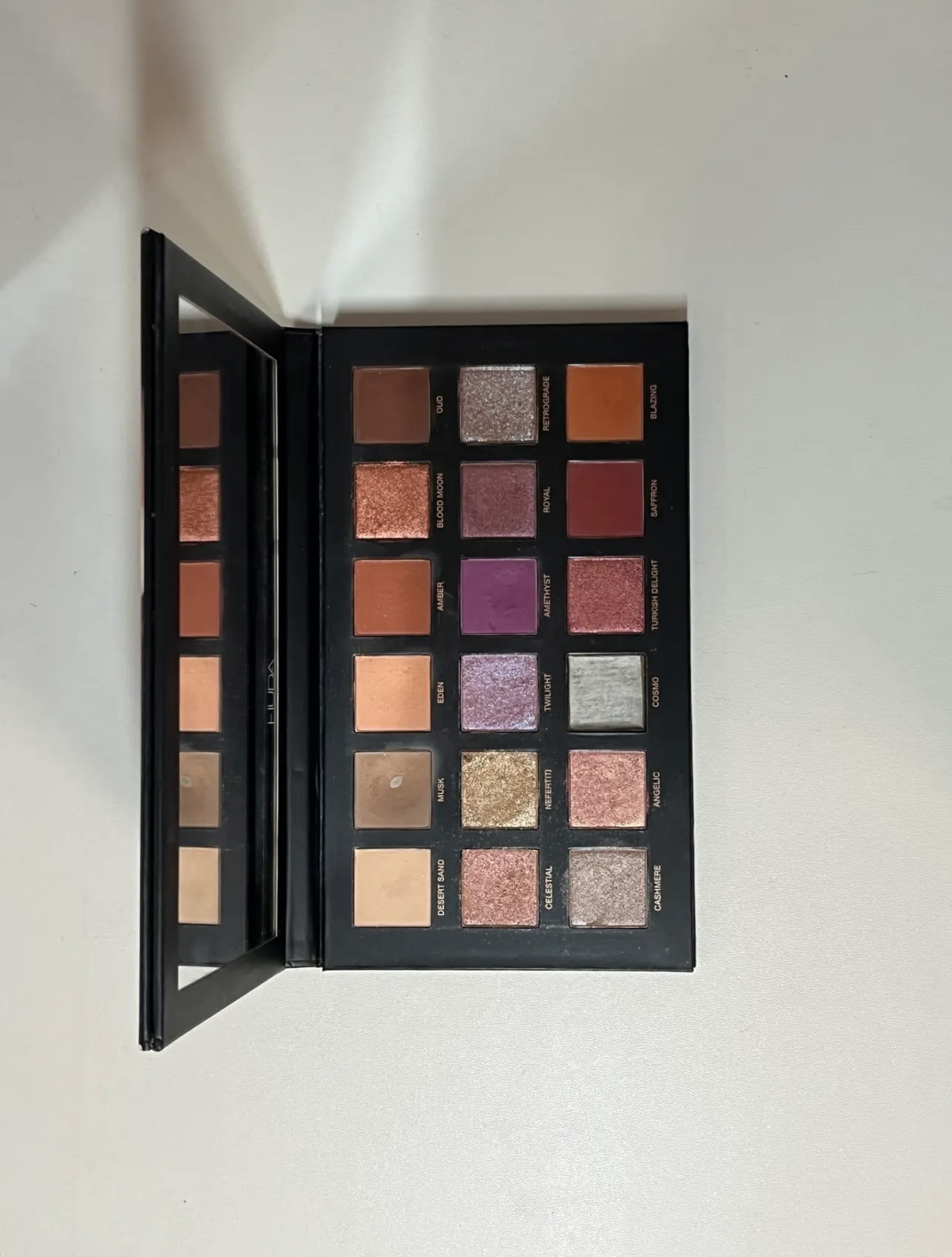 フーダビューティ デザート ダスク アイシャドウパレット/Huda Beauty/アイシャドウパレットを使ったクチコミ（1枚目）