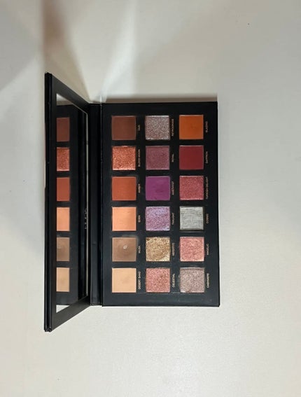 フーダビューティ デザート ダスク アイシャドウパレット/Huda Beauty/アイシャドウパレットを使ったクチコミ(1枚目)