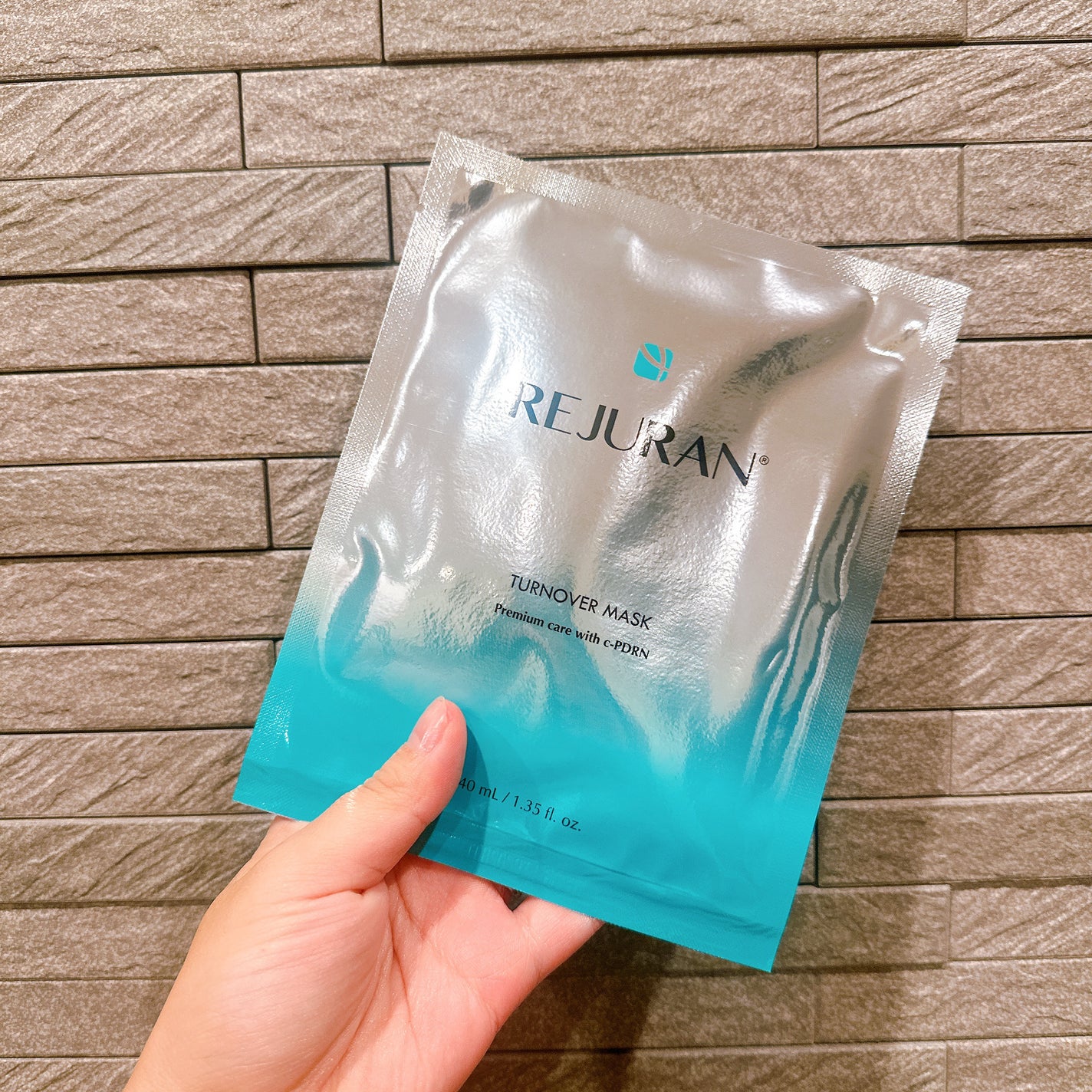 REJURAN ターンオーバーマスク(5枚入り)/REJURAN COSMETICS/シートマスク・パックを使ったクチコミ(2枚目)