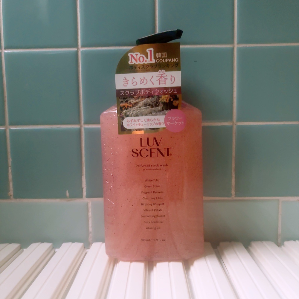 スクラブボディウォッシュ フラワーマーケット ホワイトチューリップ/LUV SCENT/ボディスクラブを使ったクチコミ（1枚目）