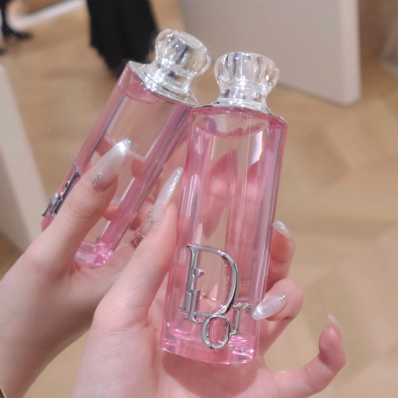 にゅん on LIPS 「1/1発売のDior香水やばくない????..」(1枚目)