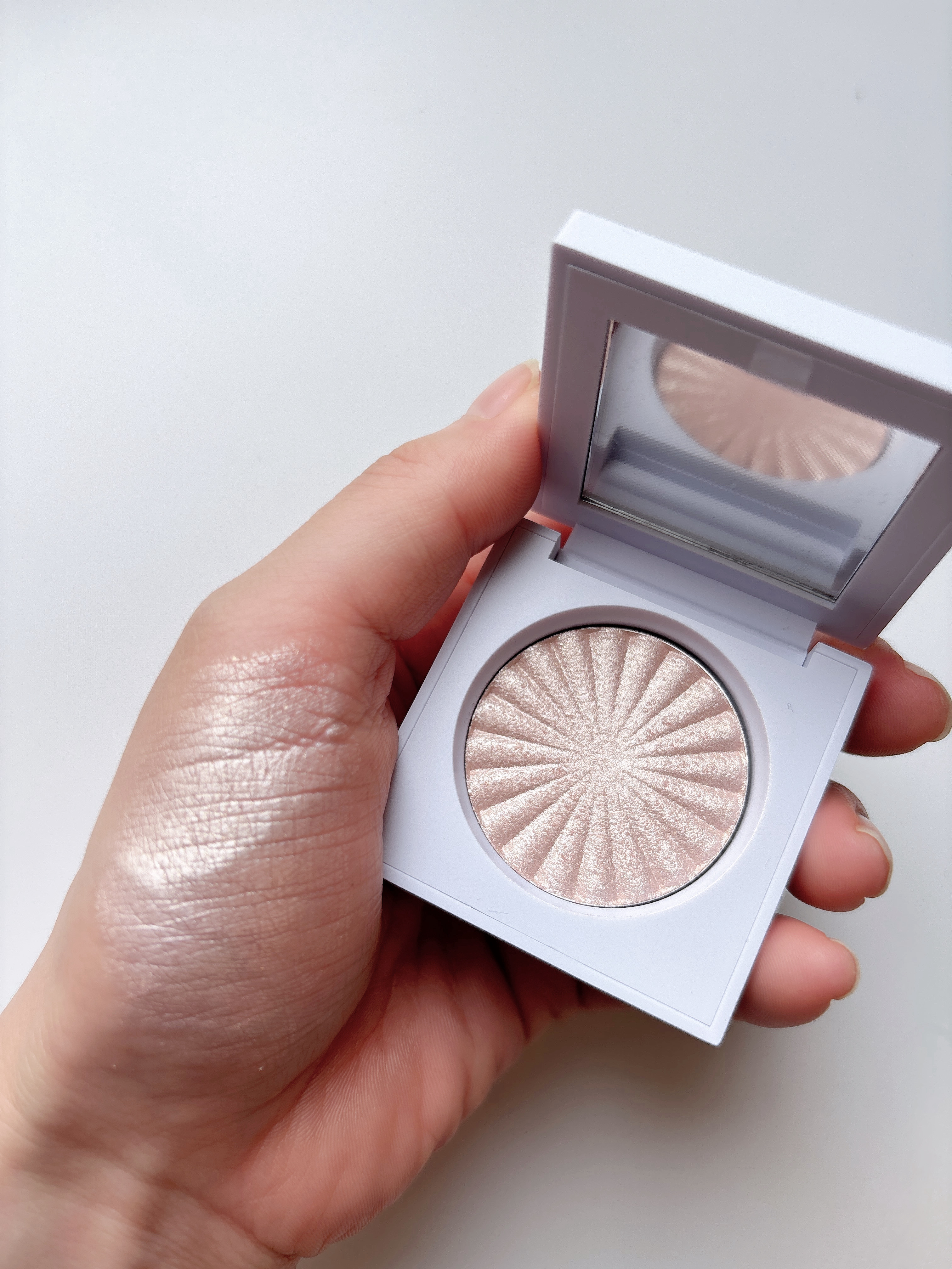 MINI HIGHLIGHTER/Ofra Cosmetics/パウダーハイライトを使ったクチコミ（2枚目）
