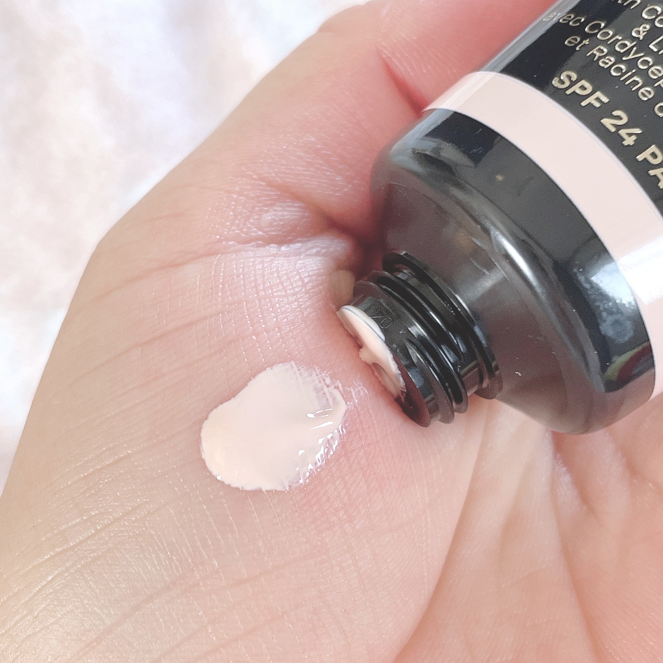 インテンシブ セラム ラディアンス プライマー/BOBBI BROWN/化粧下地を使ったクチコミ（2枚目）