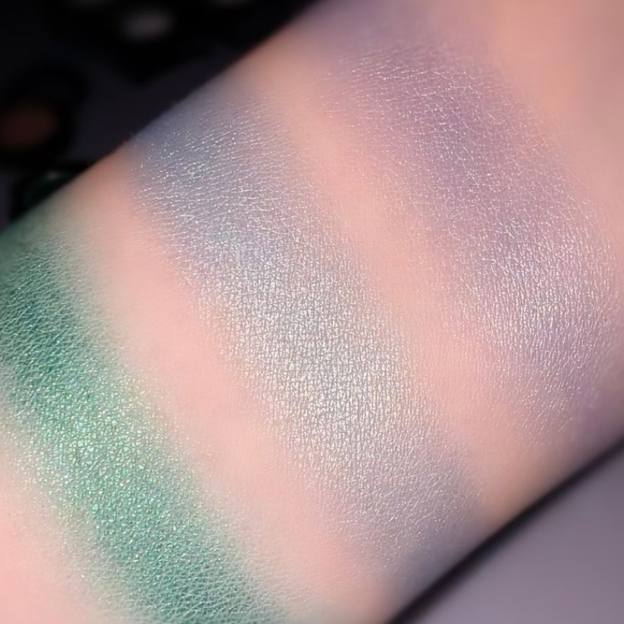 アイシャドウ メタリック キスオブ クリムト/M・A・C/単色アイシャドウを使ったクチコミ（3枚目）