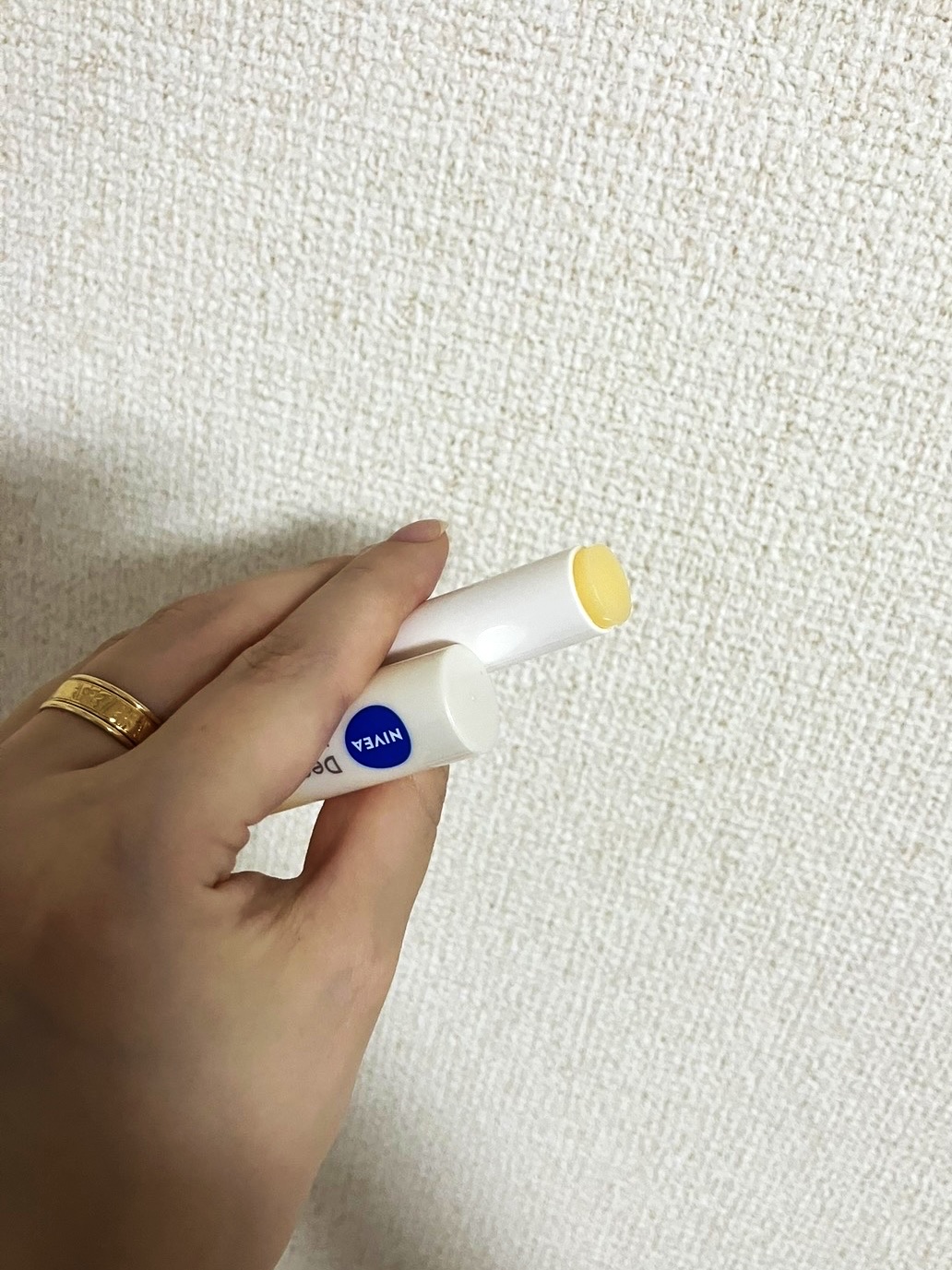 ニベア ディープモイスチャーリップ メルティタイプ 無香料/ニベア/リップクリームを使ったクチコミ（2枚目）