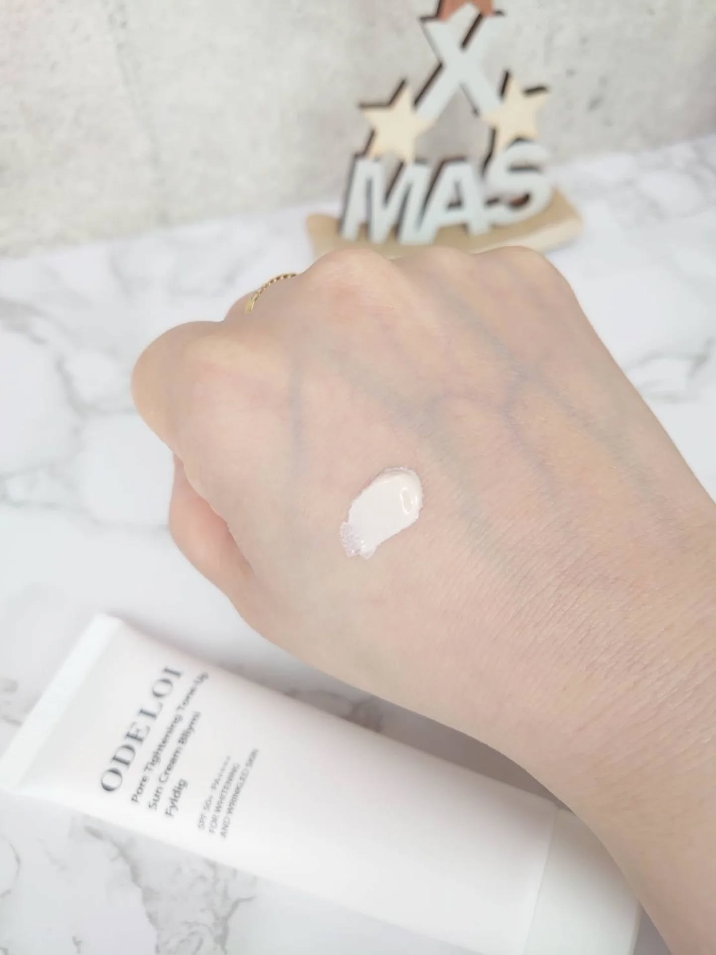 毛穴縮小 トーンアップサンクリーム プリミ フィリディ/ODELOI/化粧下地を使ったクチコミ（2枚目）