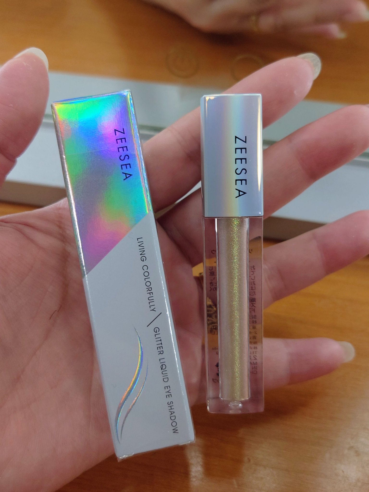 ダイヤモンドシリーズ 星空リキッドアイシャドウ/ZEESEA/リキッドアイシャドウを使ったクチコミ（2枚目）