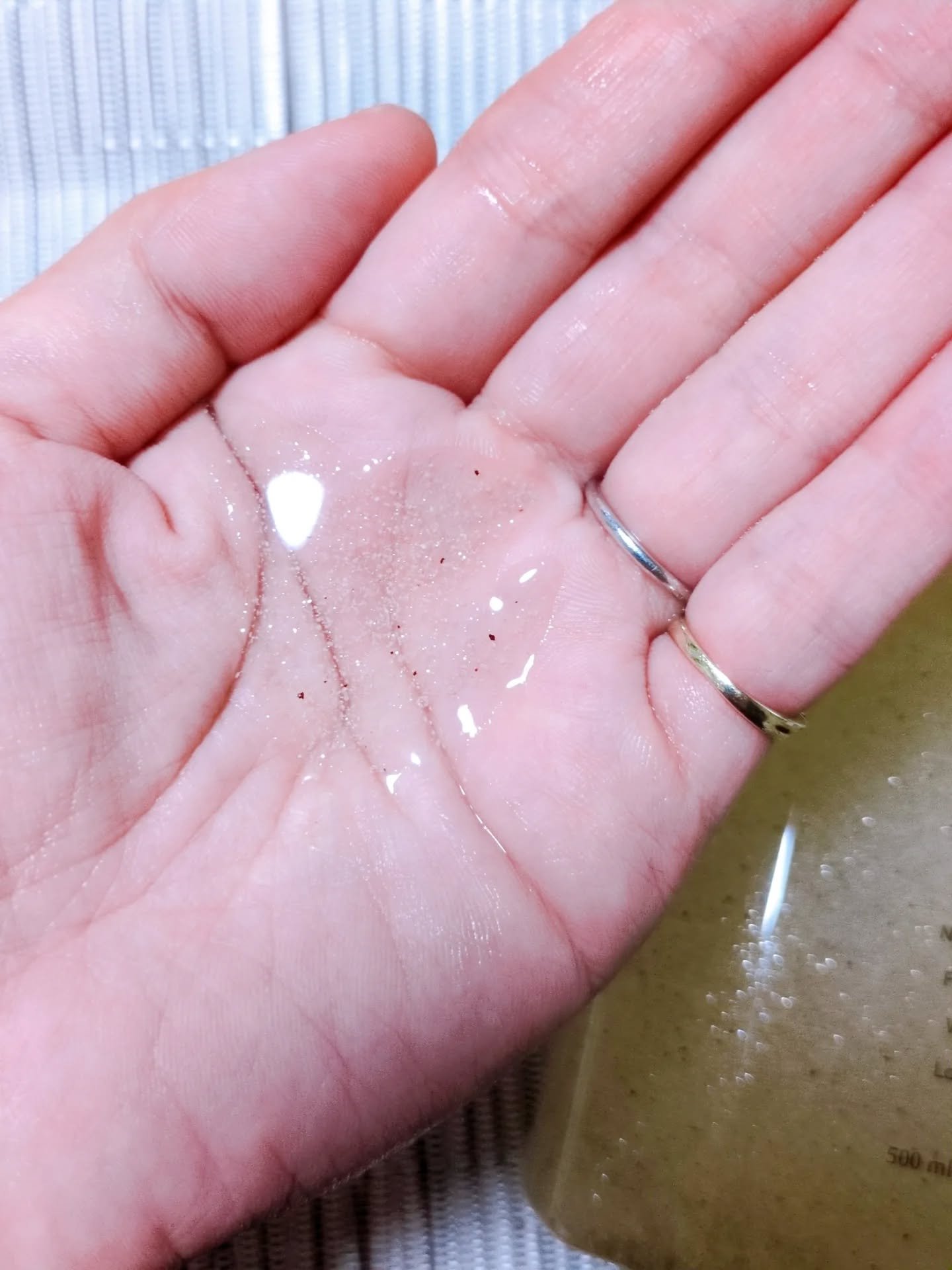 スクラブボディウォッシュ ホワイトシャツ リネンコットン/LUV SCENT/ボディスクラブを使ったクチコミ（2枚目）