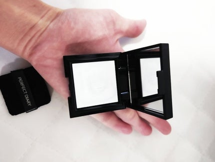 トランスルーシェント ブルーリング セッティング パウダー/PERFECT DIARY/プレストパウダーを使ったクチコミ(4枚目)