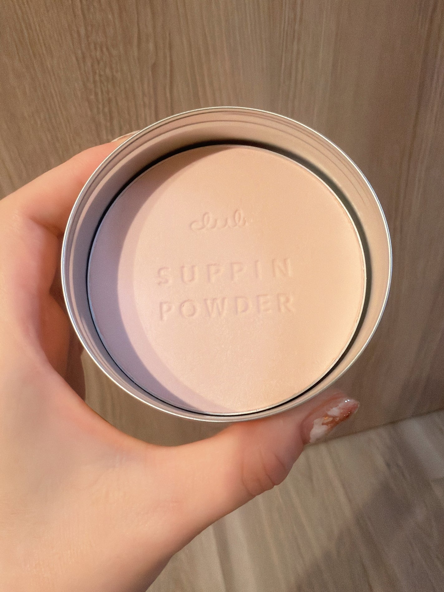 すっぴんパウダー ウォームグロウ フルールハニーの香り/クラブ/プレストパウダーを使ったクチコミ(5枚目)