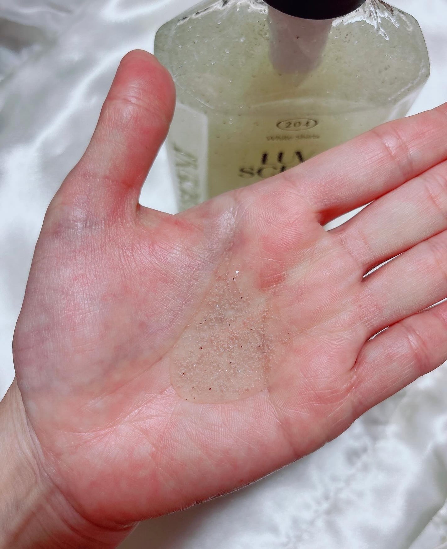 cherry on LIPS 「LUVSCENT【ラブセント】パフュームスクラブボディウォッシ..」(4枚目)