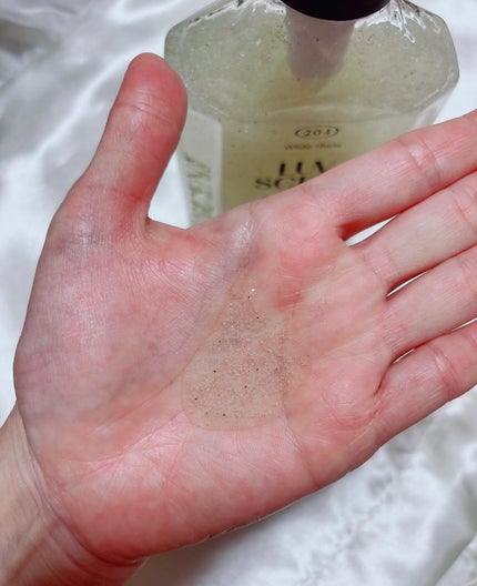 cherry on LIPS 「LUVSCENT【ラブセント】パフュームスクラブボディウォッシ..」(4枚目)