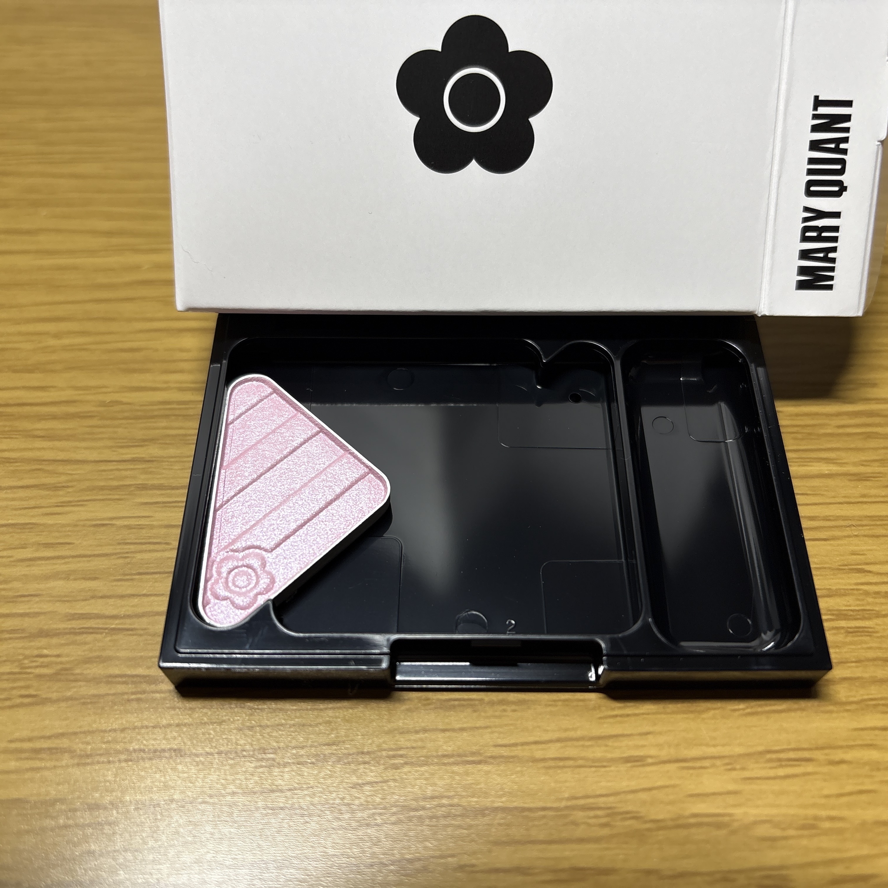 アイオープナー/MARY QUANT/単色アイシャドウを使ったクチコミ（1枚目）