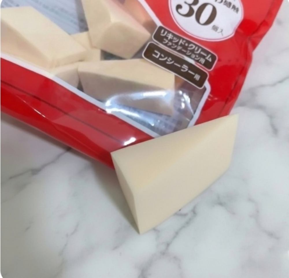 バリュースポンジN ウェッジ型タイプ 30P/ロージーローザ/パフ・スポンジを使ったクチコミ（2枚目）