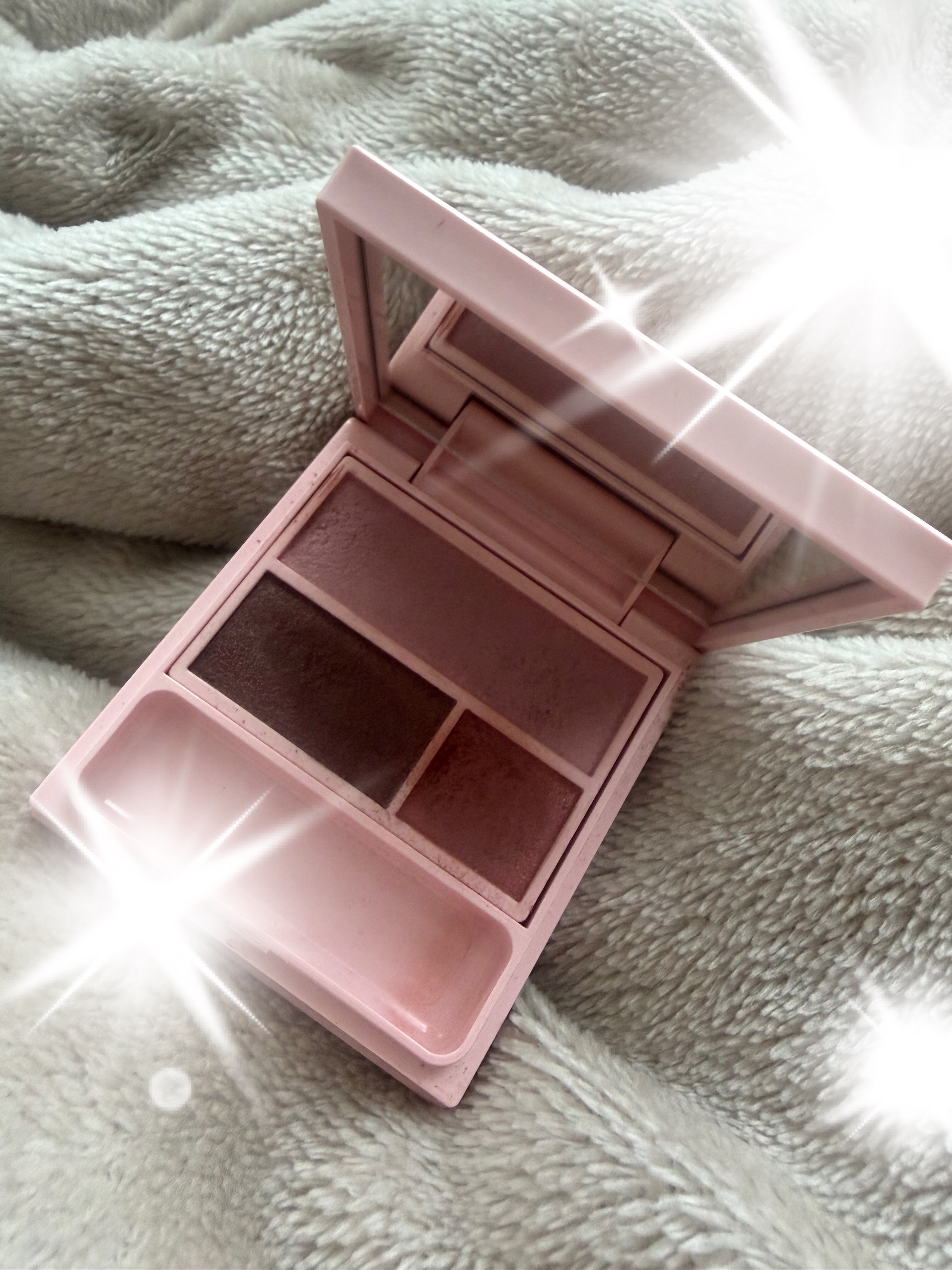 フーミー アイシャドウパレット/WHOMEE/アイシャドウパレットを使ったクチコミ（1枚目）