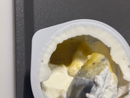 ダノン オイコス パッションフルーツ/オイコス/ヨーグルトを使ったクチコミ(3枚目)