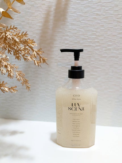 スクラブボディウォッシュ ホワイトシャツ リネンコットン/LUV SCENT/ボディスクラブを使ったクチコミ(1枚目)