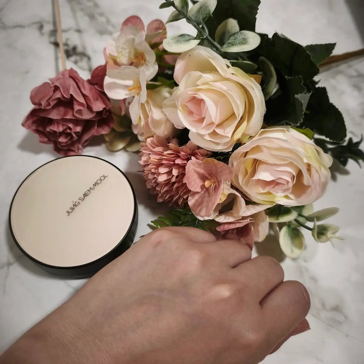 エッセンシャル スキン ヌーダー クッション/JUNG SAEM MOOL/クッションファンデーションを使ったクチコミ（3枚目）