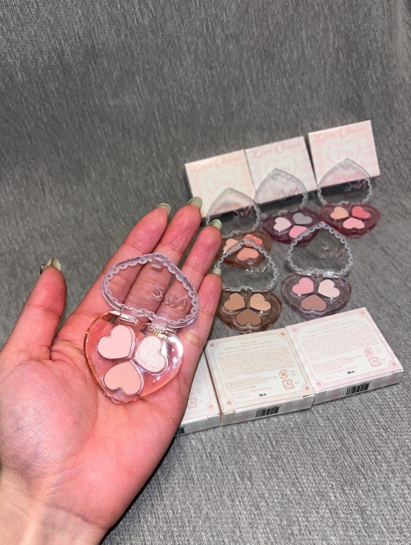 スワン✧*。 on LIPS 「2AN【セブンイレブン限定新作】ラブクローバーパレット6種2A..」(3枚目)