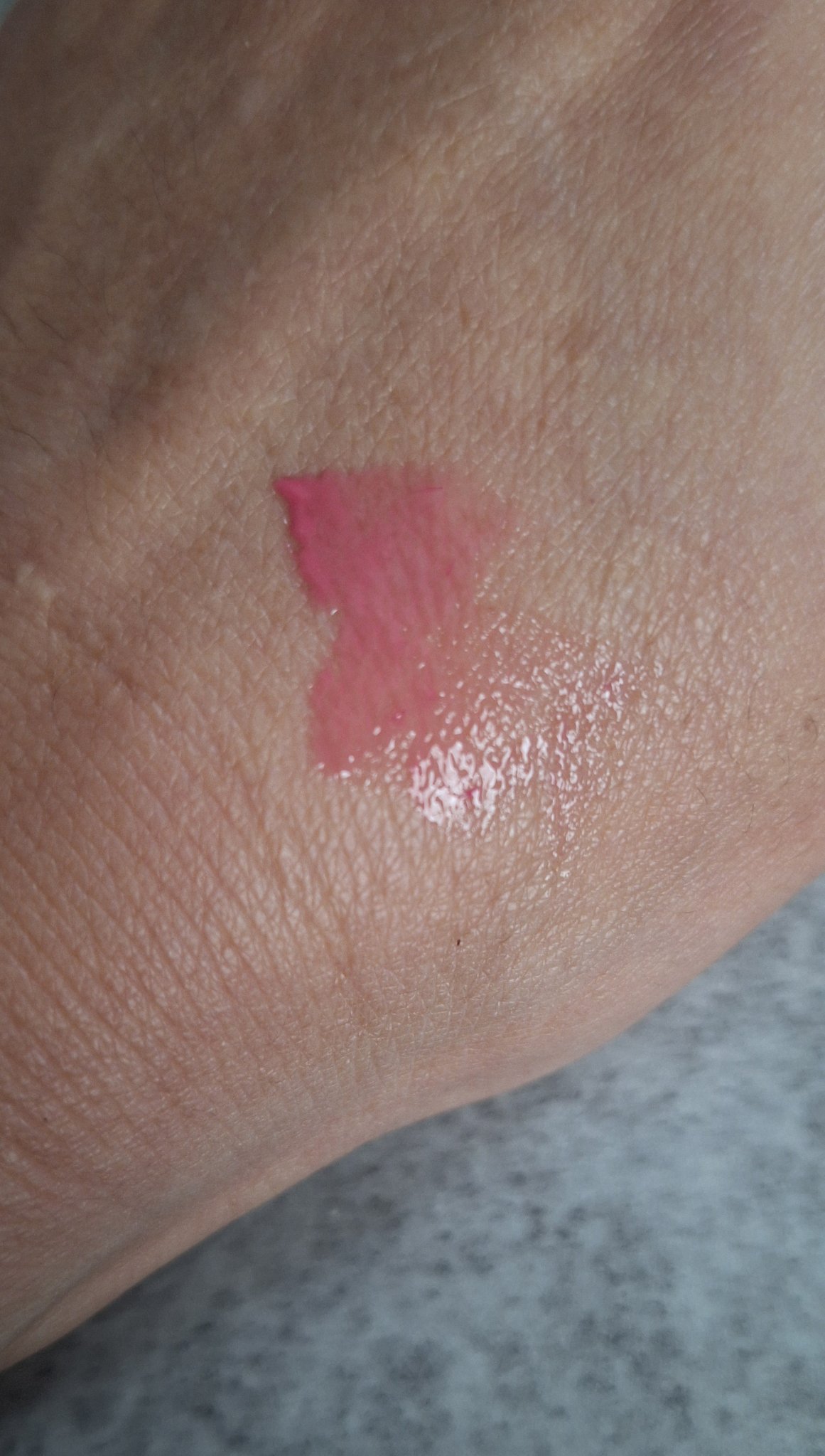 グレイズバウンシングティント 06 Berry Shower/2aN/リップティントを使ったクチコミ（2枚目）