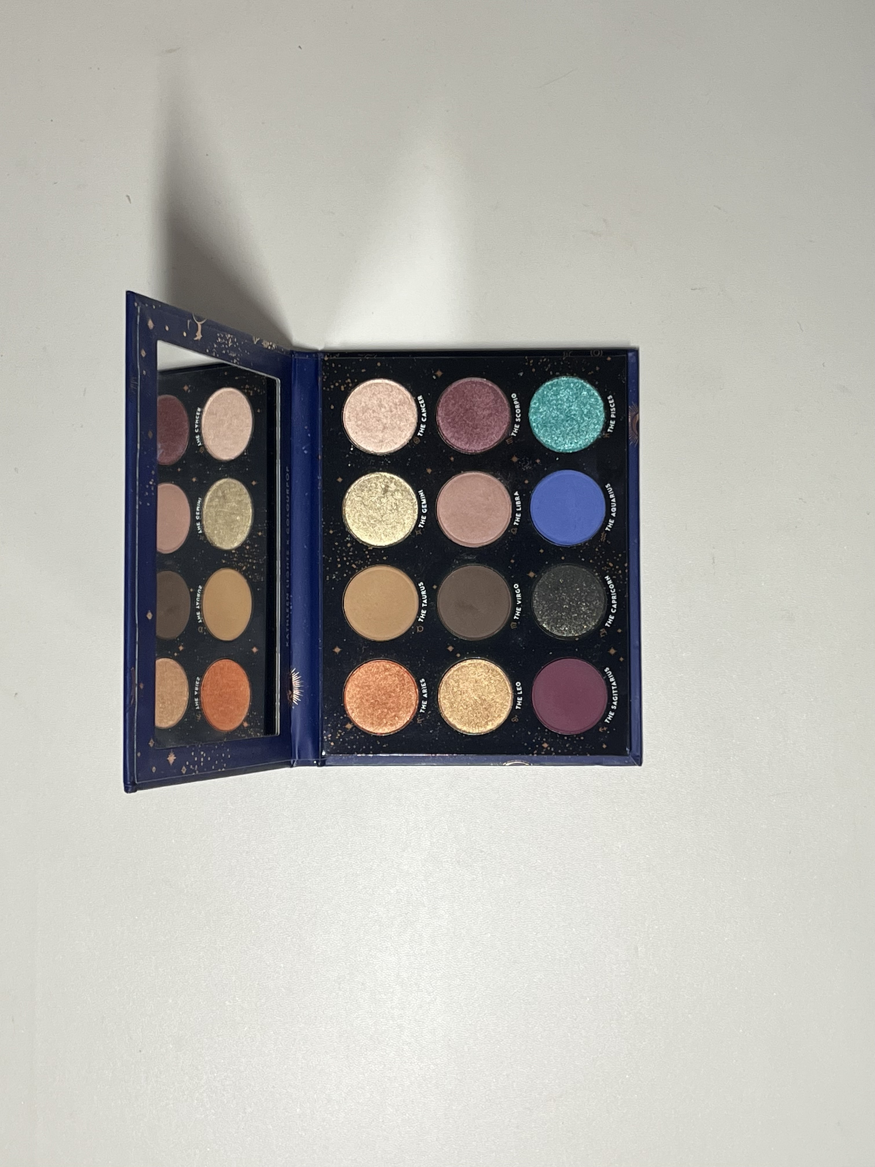 ザ ゾディアック カラフル アイシャドウ パレット/ColourPop/アイシャドウパレットを使ったクチコミ（1枚目）