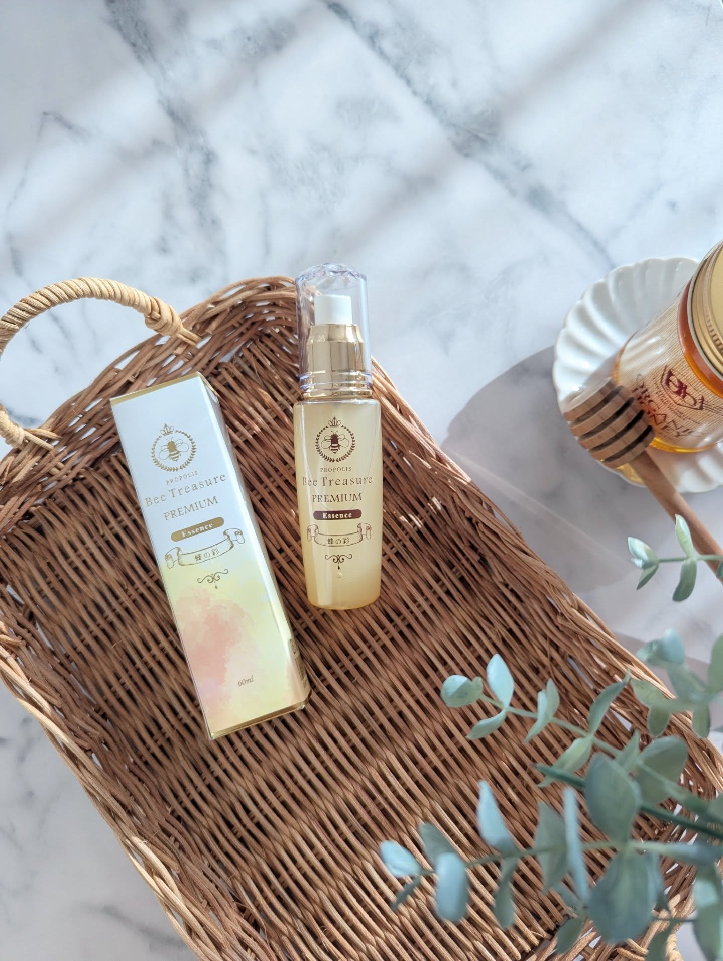 蜂の宝本舗様から頂きました 

＼プロポリスの恵みでハリ肌へ／

Bee Treasure PREMIUM 蜂の彩エッセンス

手軽にプロポリスの効果を実感できる
ライフスタイルブランド𓊆Bee Treasure𓊇🐝

蜂の彩エッセン