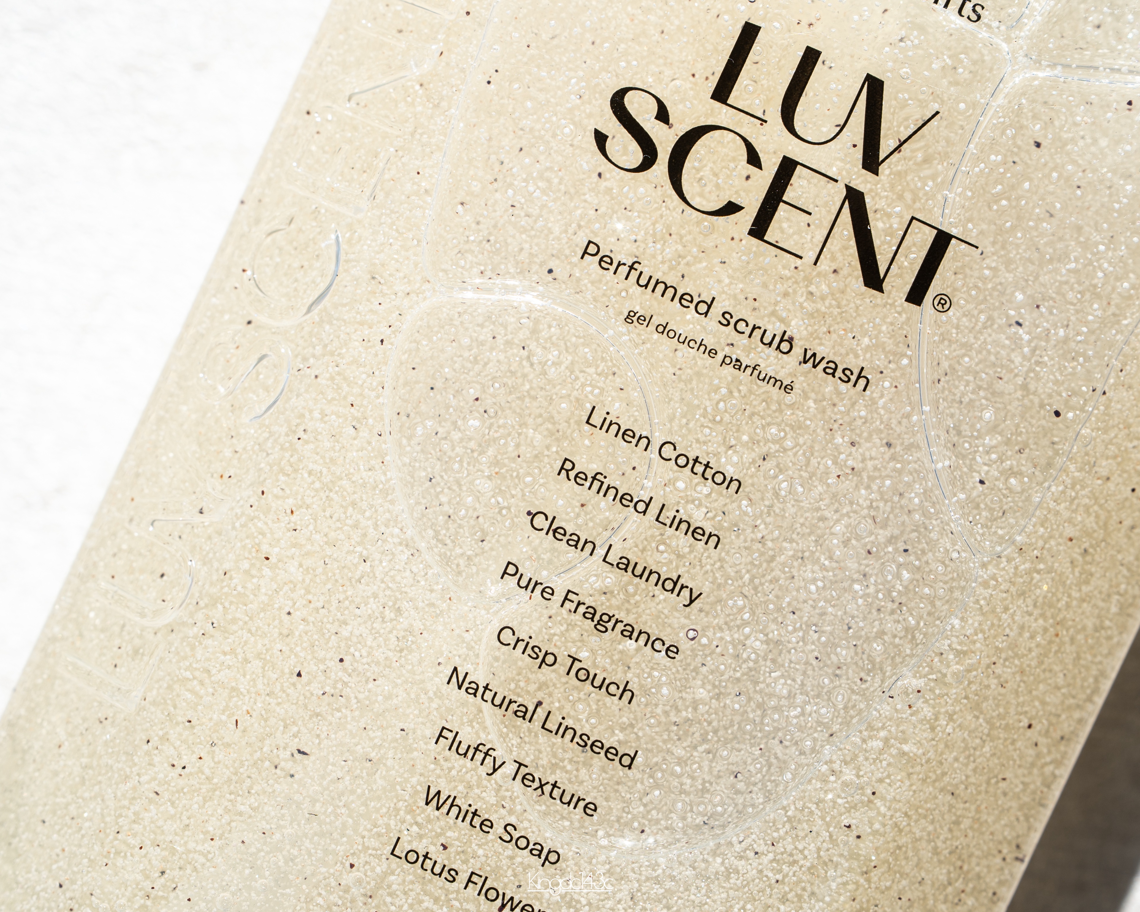 スクラブボディウォッシュ ホワイトシャツ リネンコットン/LUV SCENT/ボディスクラブを使ったクチコミ（2枚目）