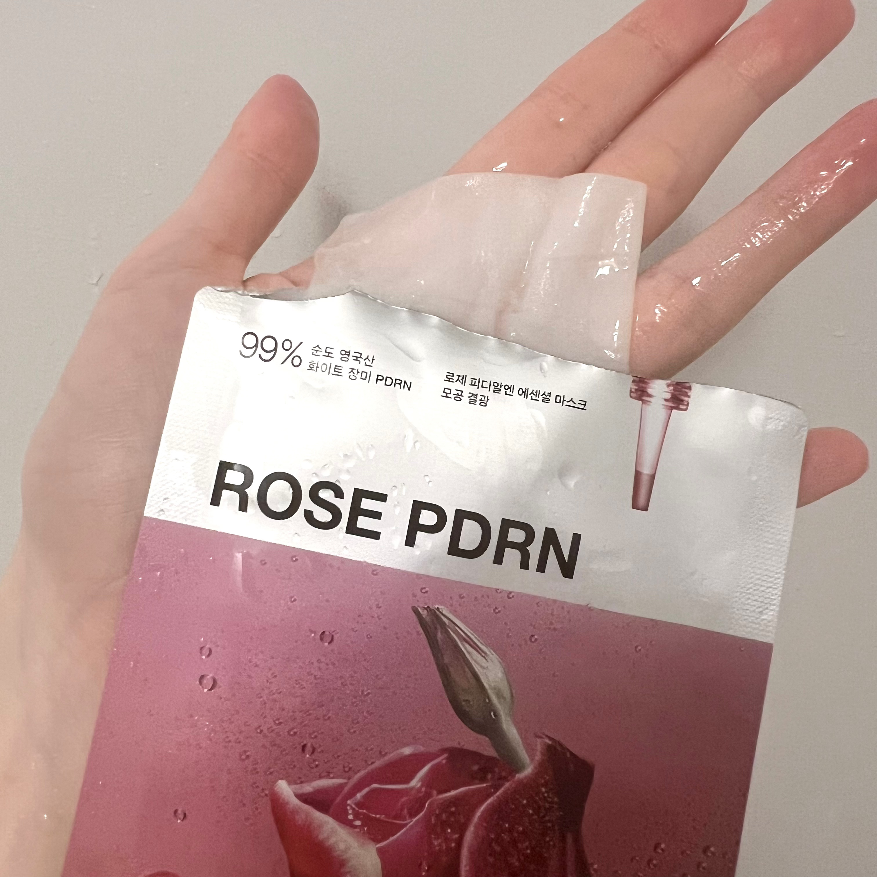 ローゼPDRNエッセンシャルマスクヘルシーグロウ/MEDIHEAL/シートマスク・パックを使ったクチコミ（2枚目）