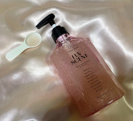 スクラブボディウォッシュ フラワーマーケット ホワイトチューリップ/LUV SCENT/ボディスクラブを使ったクチコミ(3枚目)