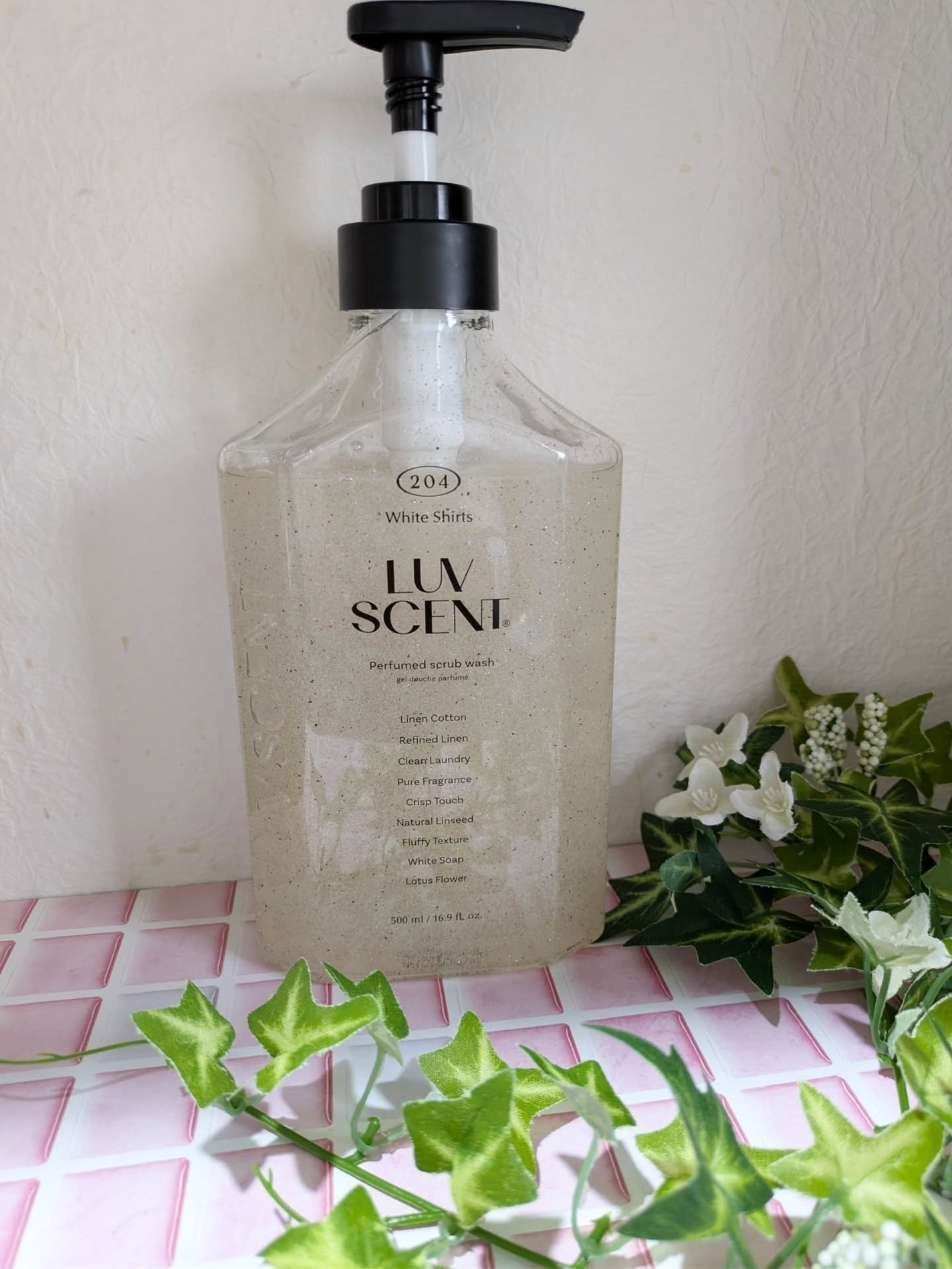 miki-nu on LIPS 「キラキラと目を引くこちらの商品、メチャ気になって、使ってみたい..」(1枚目)