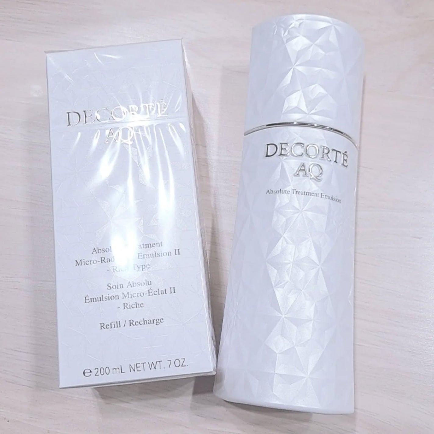 AQ アブソリュート エマルジョン マイクロラディアンス Ⅱ/DECORTÉ/乳液を使ったクチコミ(1枚目)