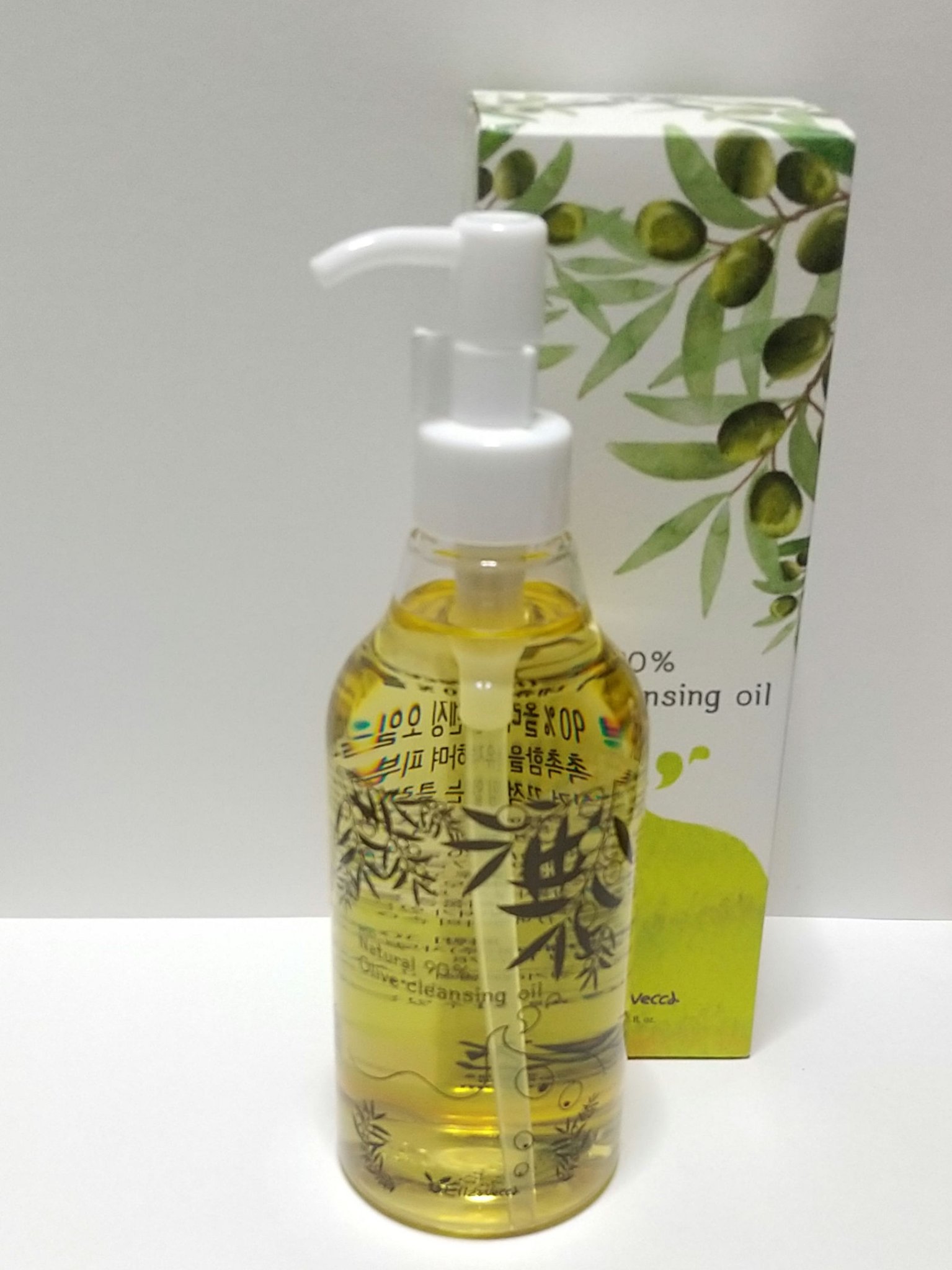 ⭐️⭐️⭐️⭐️⭐️
これは好きなクレンジング💕

エリザヴェッカ
ミルキーウェア
ナチュラル 90％ オリーブ クレンジングオイル

オリーブオイルが90％も入った油脂系クレンジングオイルです✨
300mlの大容量💕

もったりと厚み