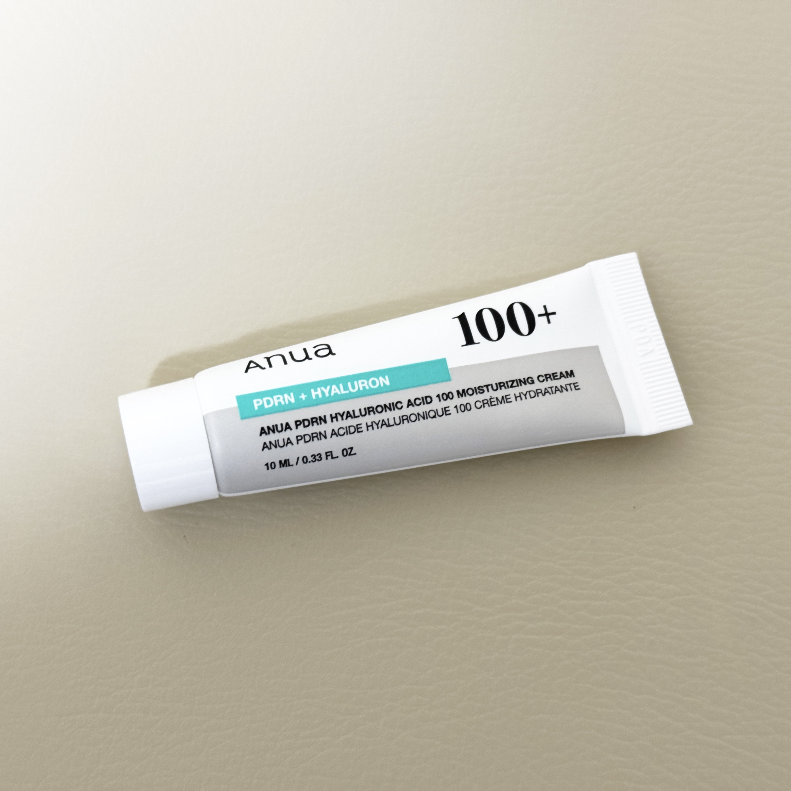 Anua
PDRNヒアルロン酸100 モイスチャライジングクリーム


10mlのミニサイズをイベントでいただいていたので、使ってみました。

香りはない水色のクリームです。

伸びもなじみもよく、べたつかずしっとりした使い心地です。

な