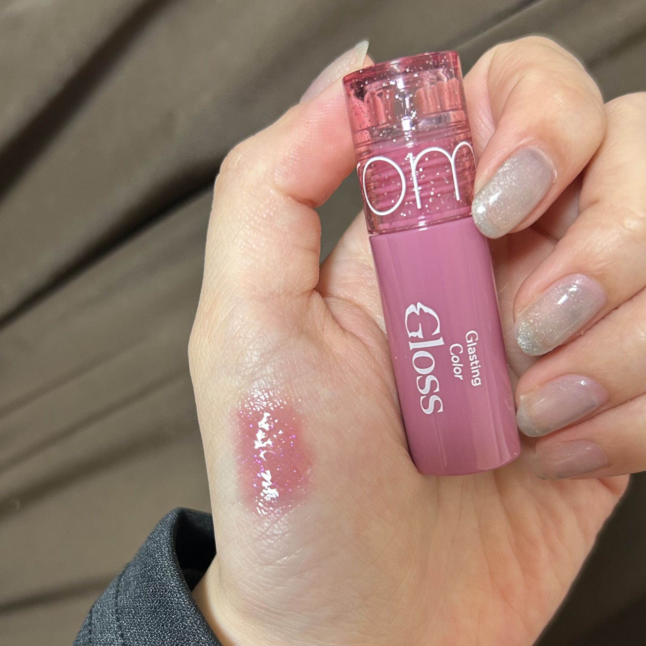 グラスティングカラーグロス/rom&nd/リップグロスを使ったクチコミ（2枚目）