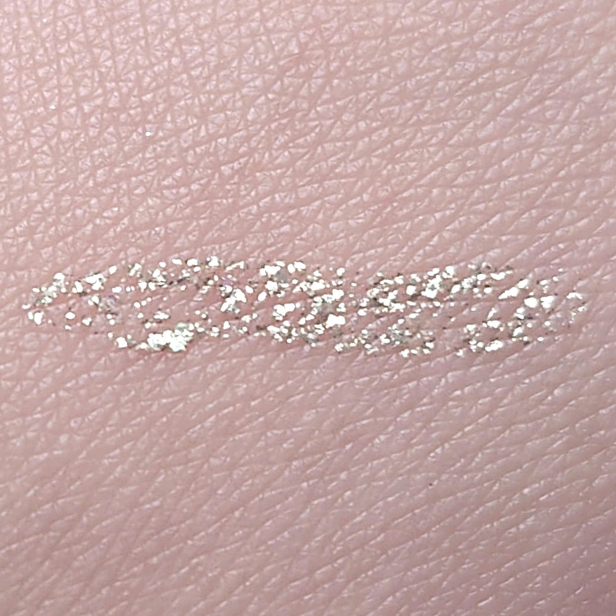 本物のシルバーライナー/Fujiko/リキッドアイライナーを使ったクチコミ（2枚目）