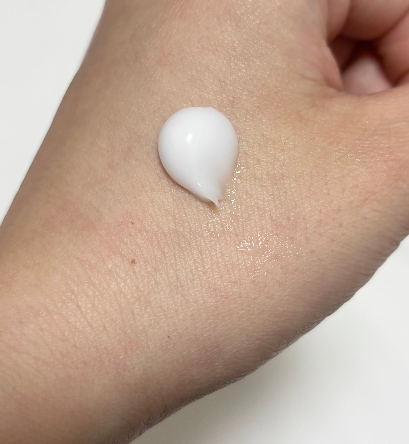 가을_秋 フォロバ on LIPS 「EVERYYOUかかと保湿クリーム温感作用*¹クリームで冬の乾..」(2枚目)