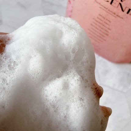 スクラブボディウォッシュ フラワーマーケット ホワイトチューリップ/LUV SCENT/ボディスクラブを使ったクチコミ(3枚目)